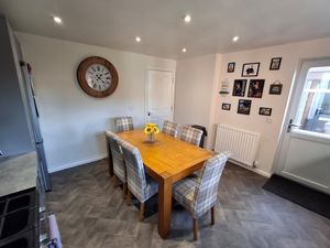 Photo 32- click for photo gallery